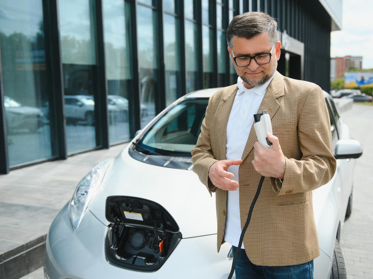 Jak Patryk Jaki i elektromobilność zmieniają polskie samochody elektryczne?